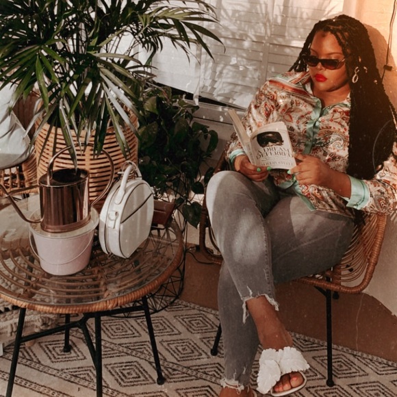 Meet your Posher, Chrissi - Picture 2 of 5